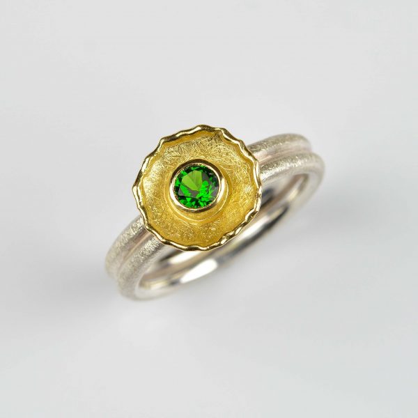 sterling silver and 18ct ring with chrome diopside