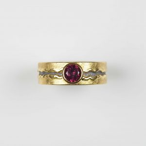 sterling silver and 18ct gold ring with spinel