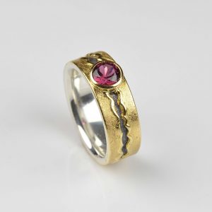 sterling silver and 18ct gold ring with spinel