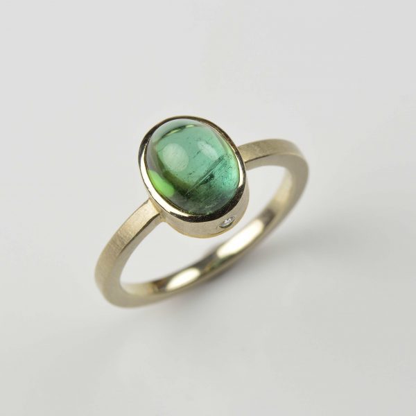18ct white and 22ct yellow gold ring with tourmaline and diamonds