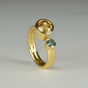 18ct gold zircon and tourmaline ring